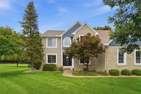 Homes For Sale - 7260 Stone Ridge Drive<br/> Springboro, OH 45066