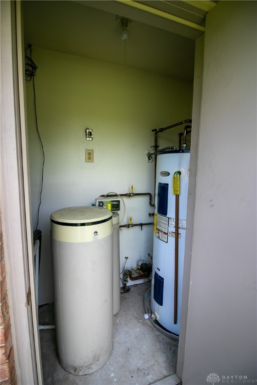 911 Pinecreek Drive, Dayton, Ohio image 35