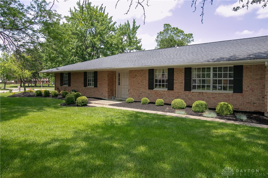 911 Pinecreek Drive, Dayton, Ohio image 3