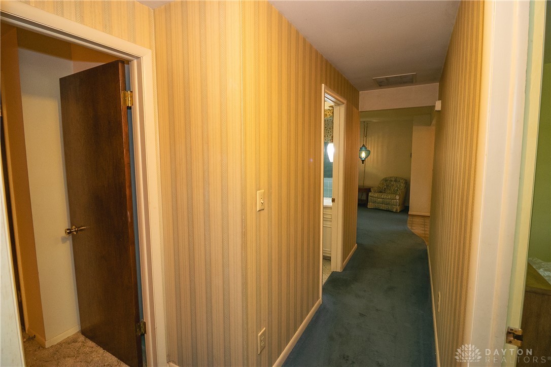 911 Pinecreek Drive, Dayton, Ohio image 30