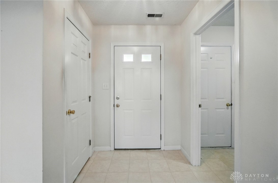 5555 Stone Path Drive, Middletown, Ohio image 4