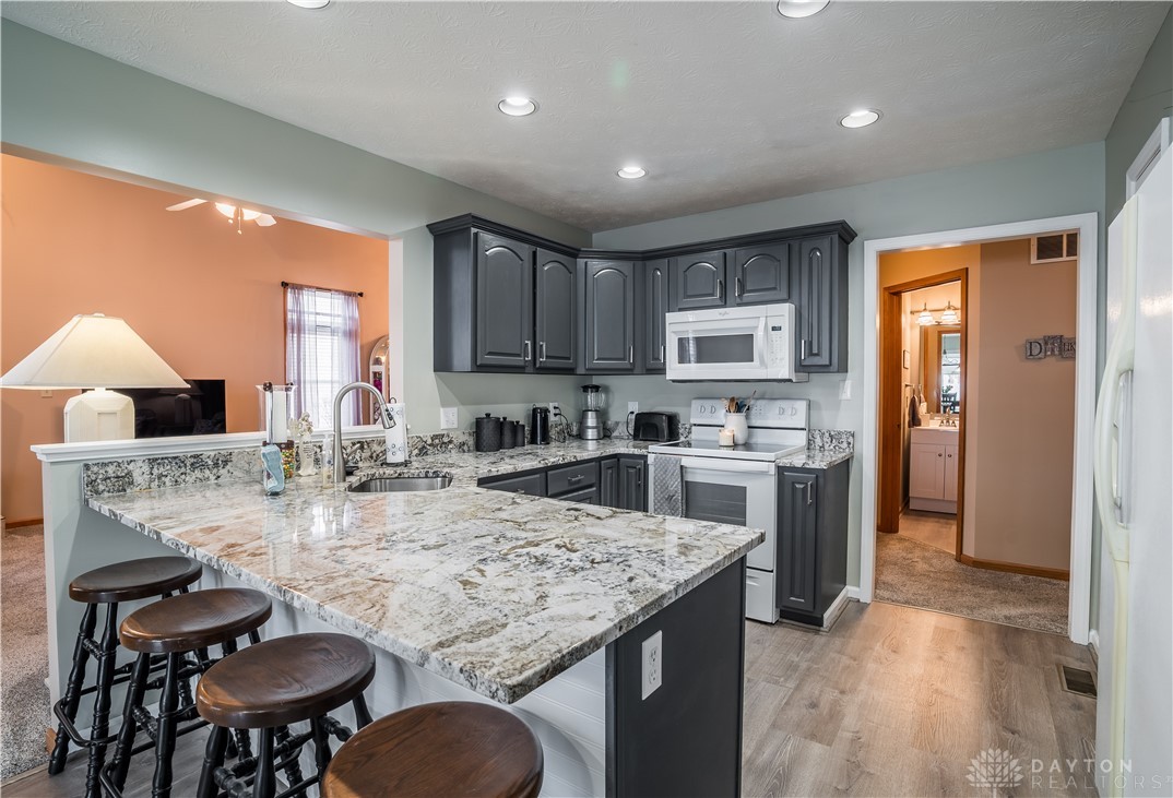 120 Fox Harbor Drive, Troy, Ohio image 12