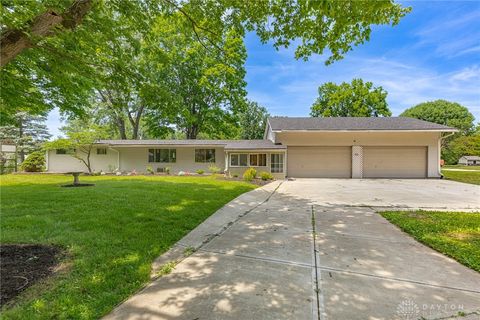 Homes For Sale - 2617 Shadycrest Drive<br/> Beavercreek, OH 45431