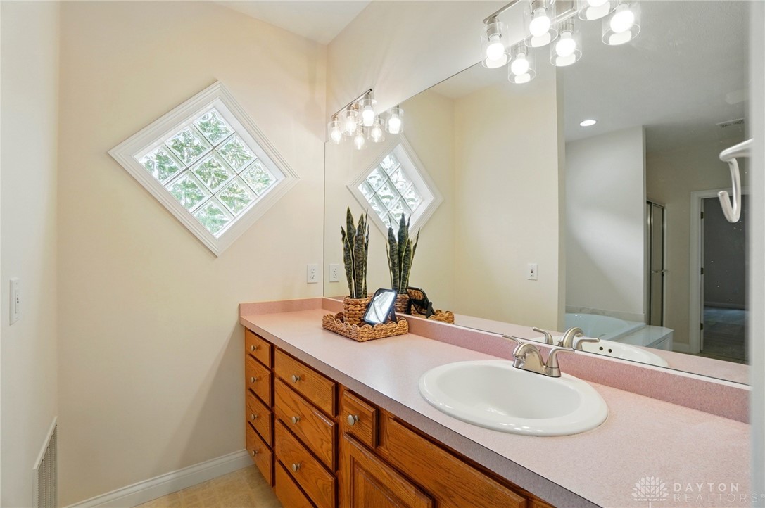 3862 Robinson Vail Road, Franklin, Ohio image 17