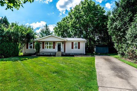 Homes For Sale - 729 Christian Lane<br/> Lebanon, OH 45036