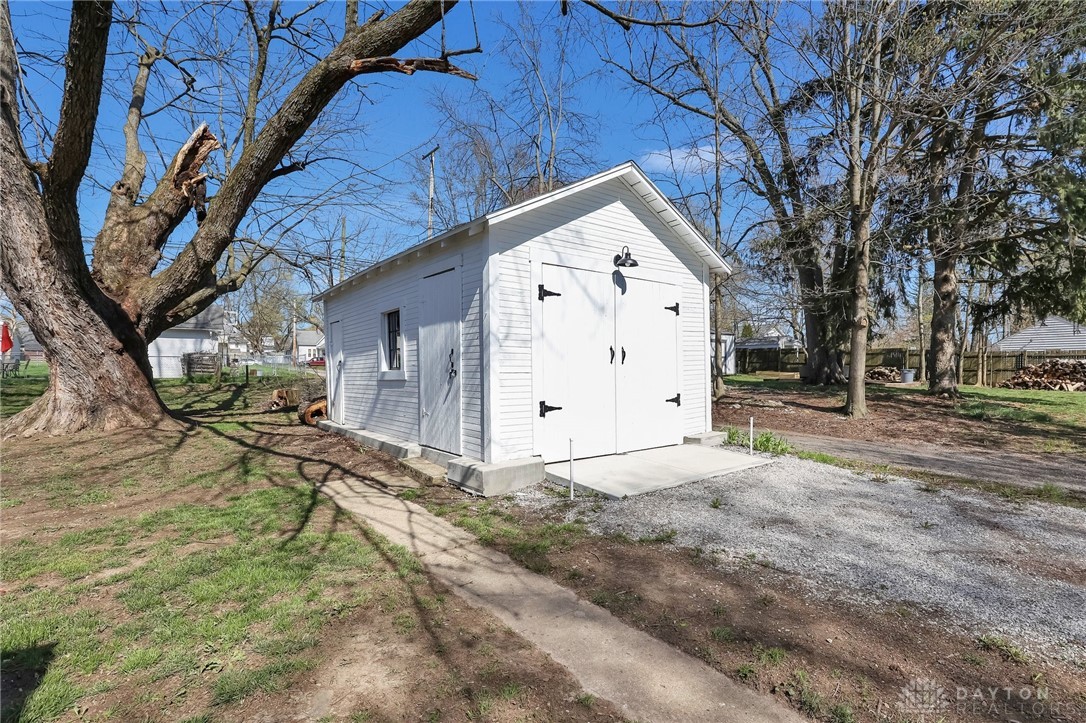 170 N Madison Road, London, Ohio image 26