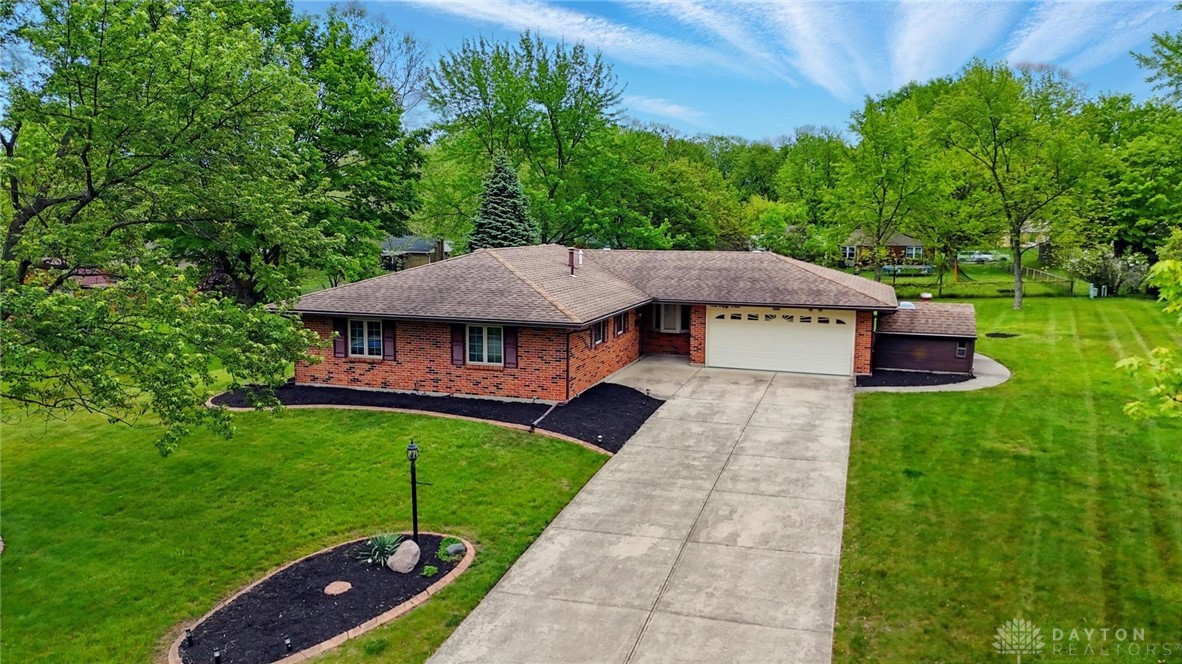 154 Saundra Court, Beavercreek, Ohio image 1