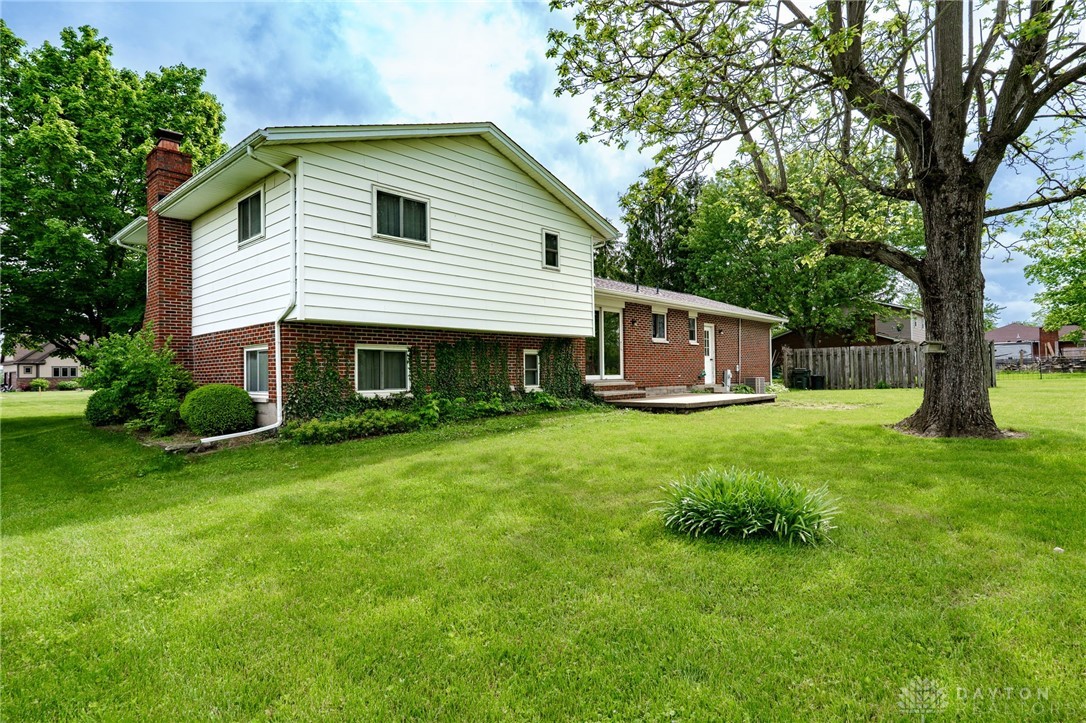 11237 Hemple Road, Farmersville, Ohio image 2