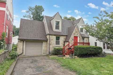 Photo of 83 W Nottingham Road, Dayton, OH 45405 (MLS # 947446)