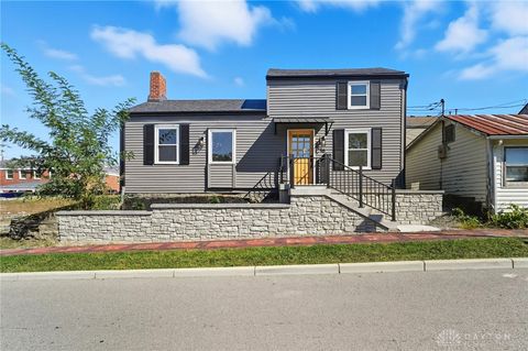 Photo of 10 N Sycamore Street, Lebanon, OH 45036 (MLS # 946350)