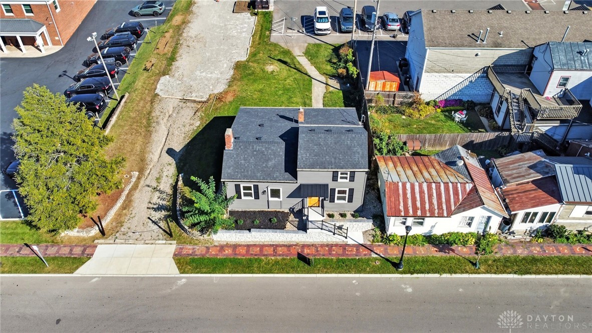 10 N Sycamore Street