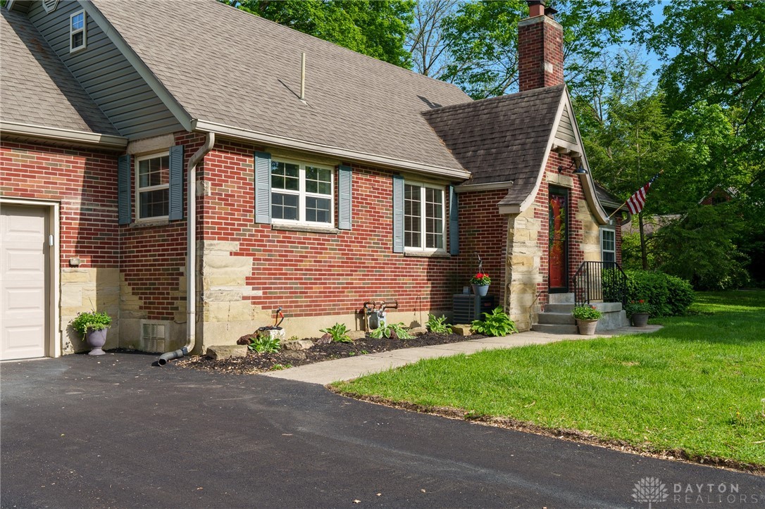 2182 La Grange Road, Beavercreek, Ohio image 3