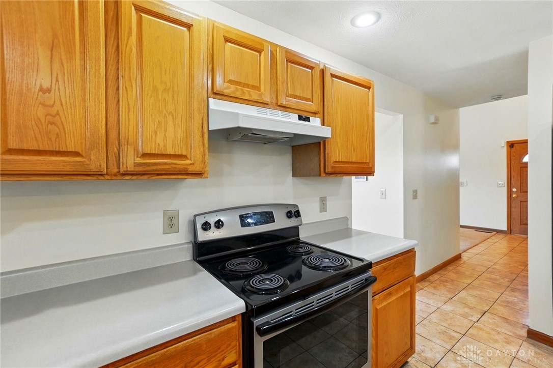 577 Autumn Creek Drive, Fairborn, Ohio image 10