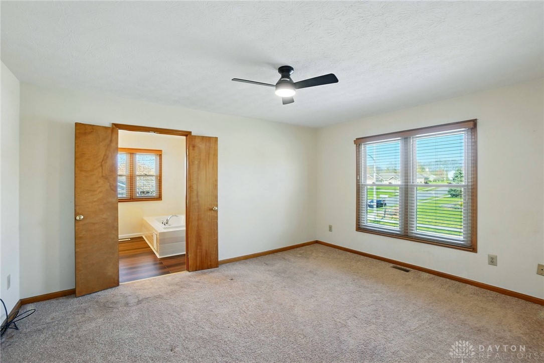 577 Autumn Creek Drive, Fairborn, Ohio image 15