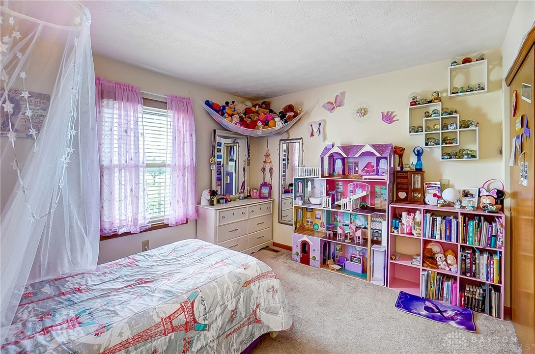 577 Autumn Creek Drive, Fairborn, Ohio image 18