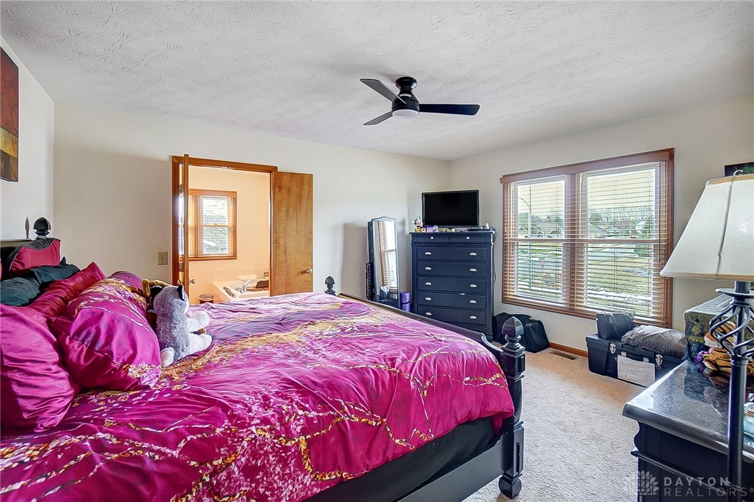 577 Autumn Creek Drive, Fairborn, Ohio image 12