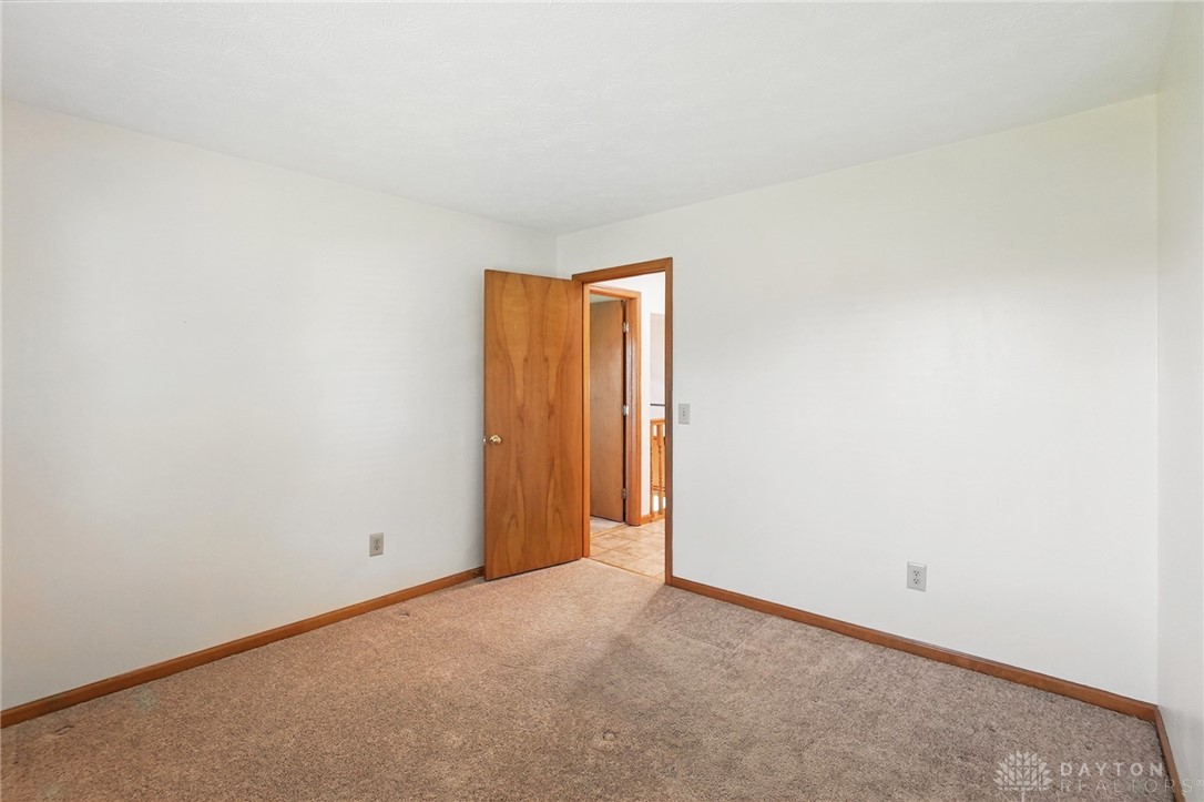 577 Autumn Creek Drive, Fairborn, Ohio image 29