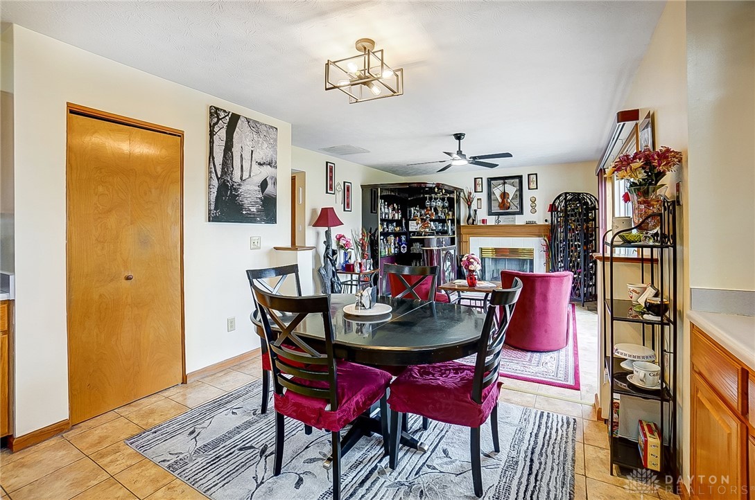 577 Autumn Creek Drive, Fairborn, Ohio image 10
