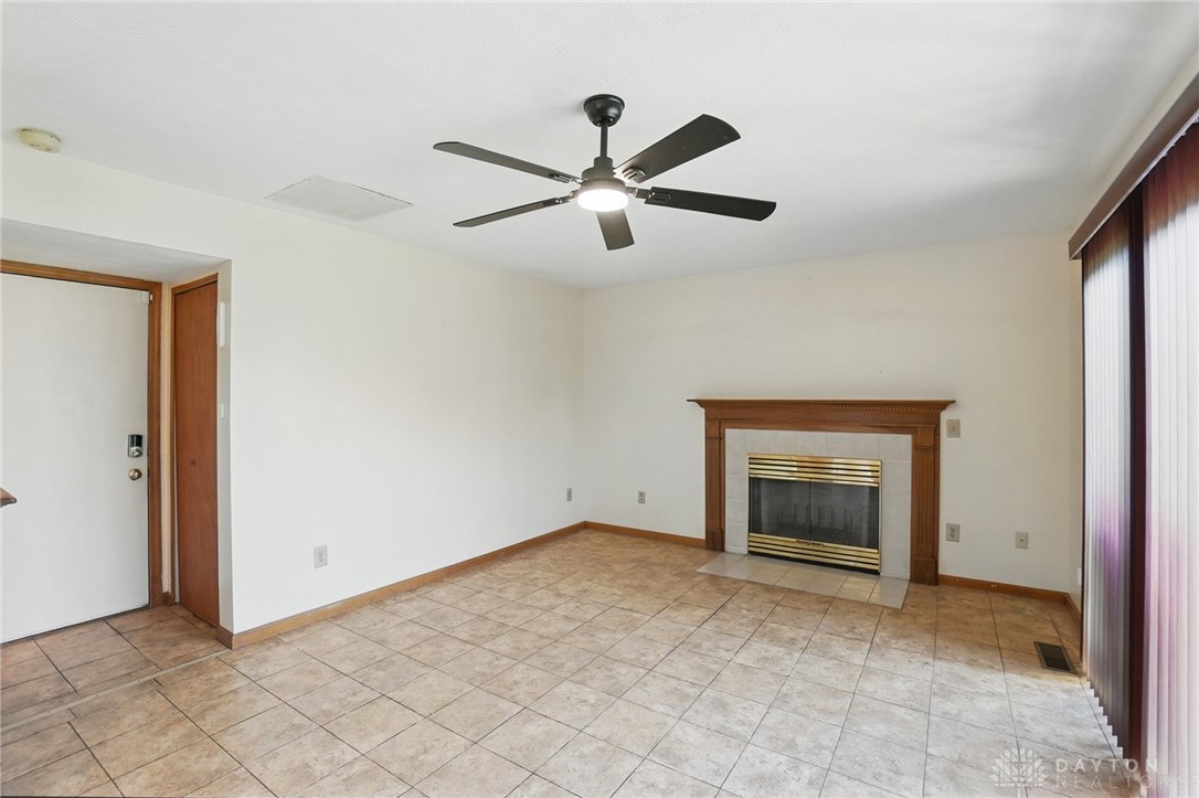 577 Autumn Creek Drive, Fairborn, Ohio image 12
