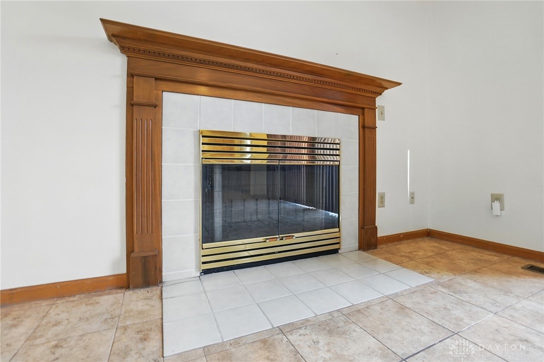 577 Autumn Creek Drive, Fairborn, Ohio image 14