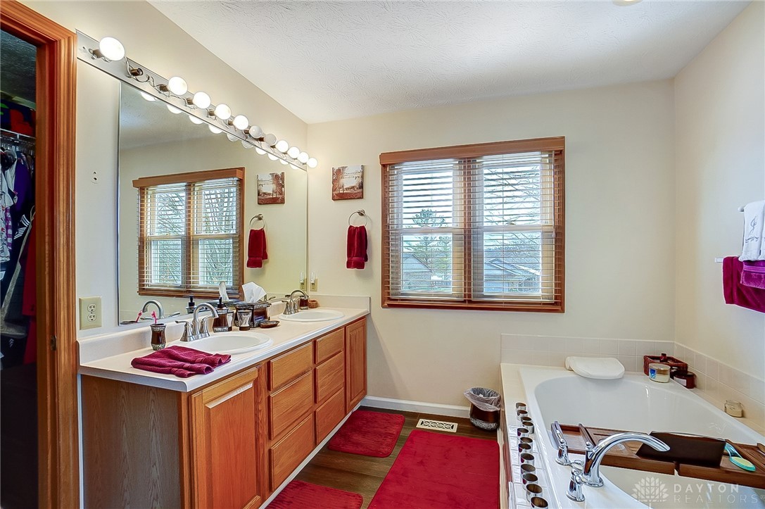 577 Autumn Creek Drive, Fairborn, Ohio image 14