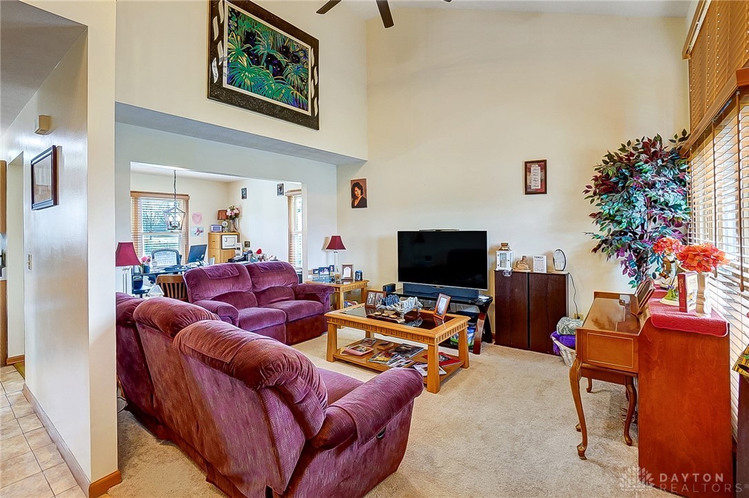 577 Autumn Creek Drive, Fairborn, Ohio image 3