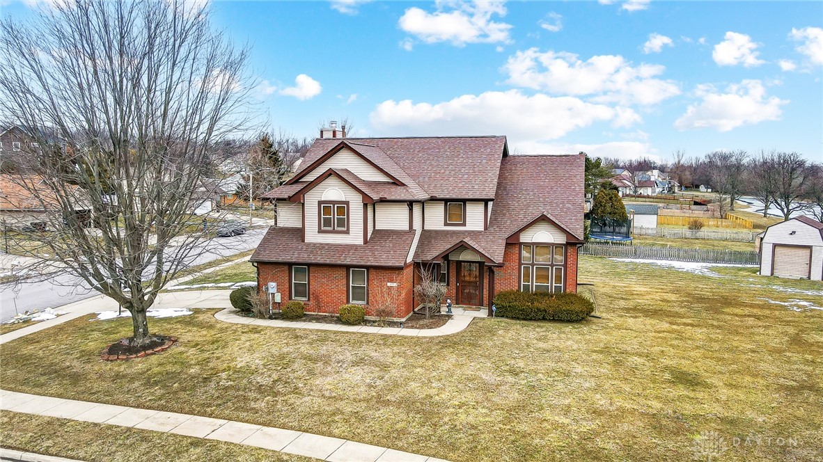 577 Autumn Creek Drive, Fairborn, Ohio image 1