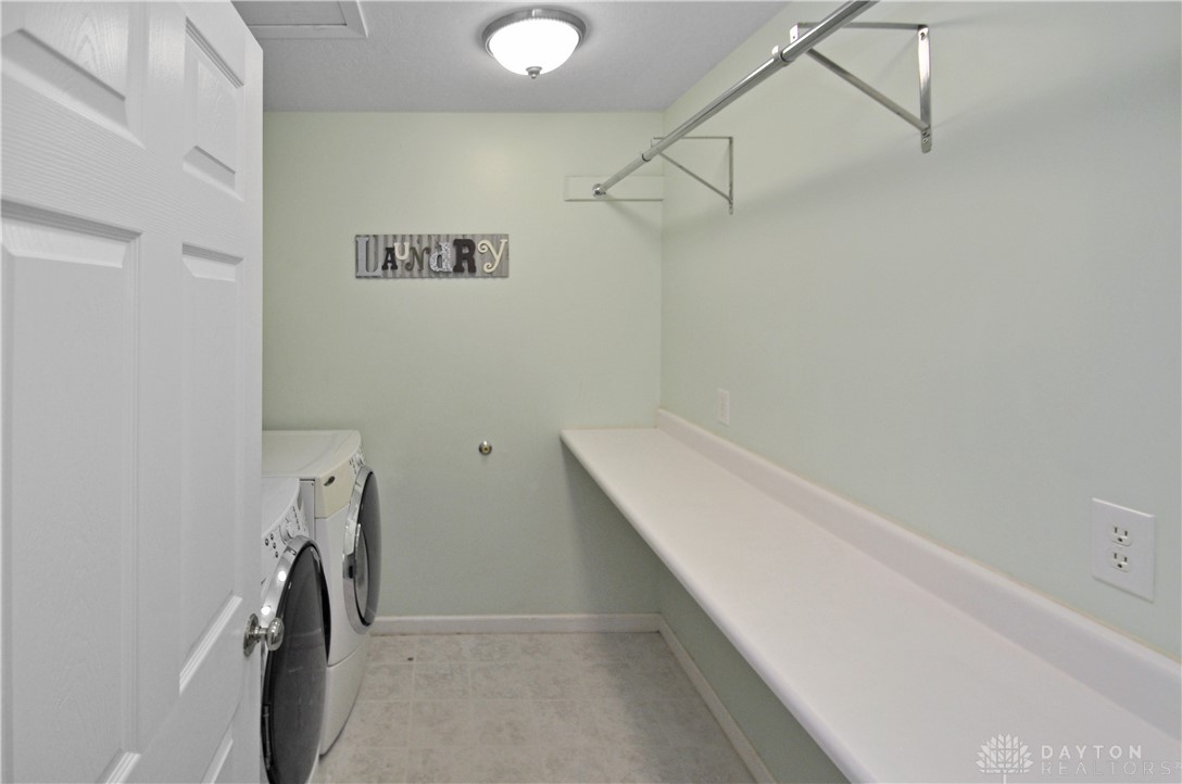 1393 Oaktree Drive, Greenville, Ohio image 20