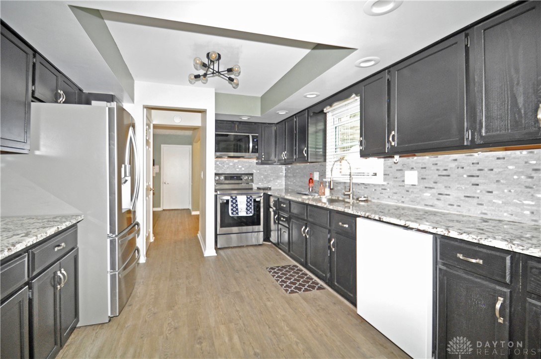 1393 Oaktree Drive, Greenville, Ohio image 6