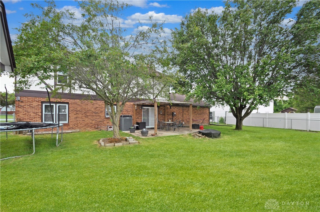1393 Oaktree Drive, Greenville, Ohio image 25