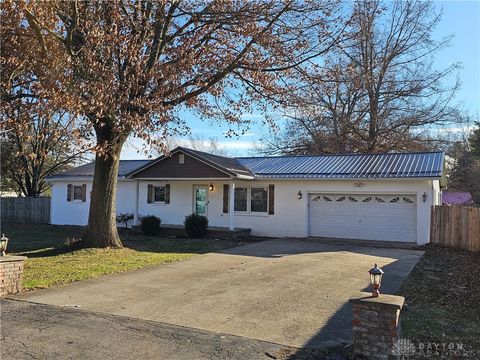 Photo of 4005 Cheyenne Trail, New Jasper Twp, OH 45335 (MLS # 950528)