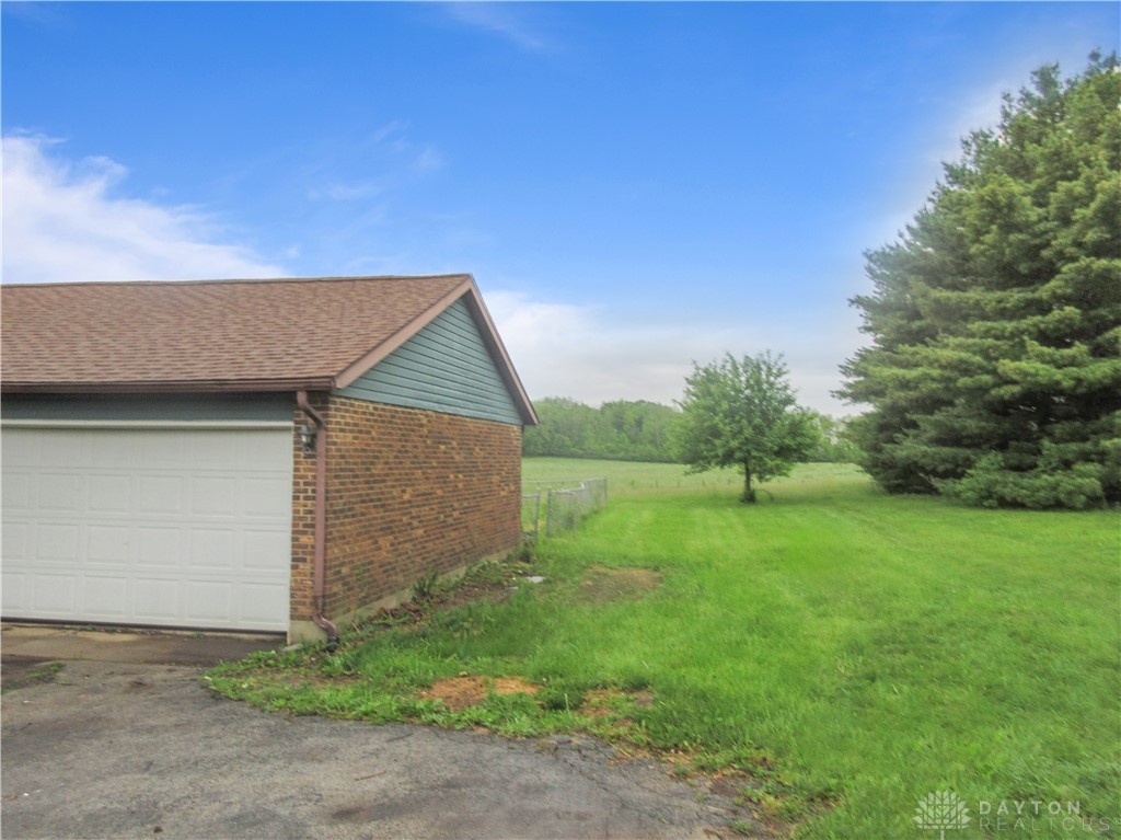 3594 Beanblossom Road, Greenville, Ohio image 2
