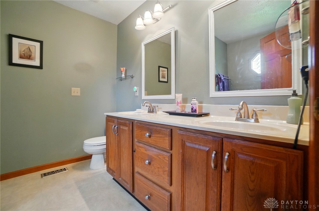 2731 Walnut Ridge Drive, Troy, Ohio image 29