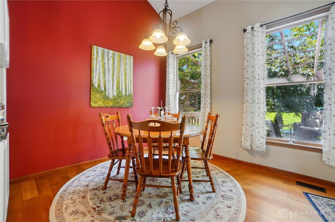 2731 Walnut Ridge Drive, Troy, Ohio image 13
