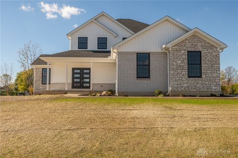 Photo of 3631 Kingsgate Lane, Springfield, OH 45503 (MLS # 938143)