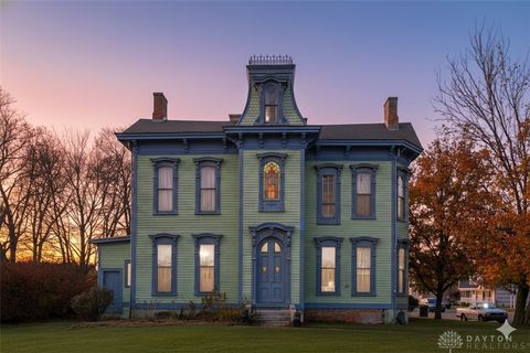 Homes For Sale - 205 Oxford Road<br/> Franklin, OH 45005