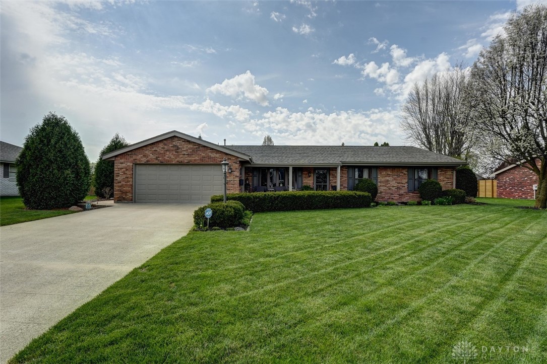 154 Royal Oaks Drive, Greenville, Ohio image 1
