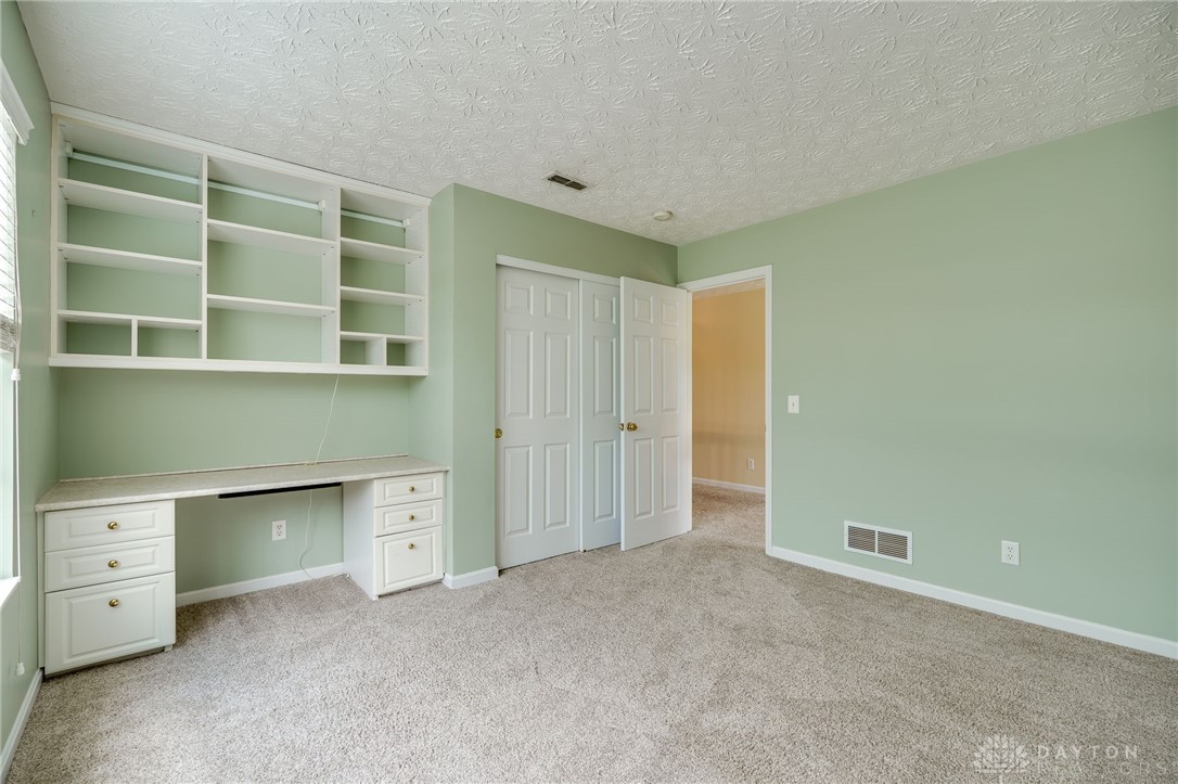 Beavercreek Twp, Ohio 45434, United States, 4 Bedrooms Bedrooms, ,4 BathroomsBathrooms,Residential,Active,175491