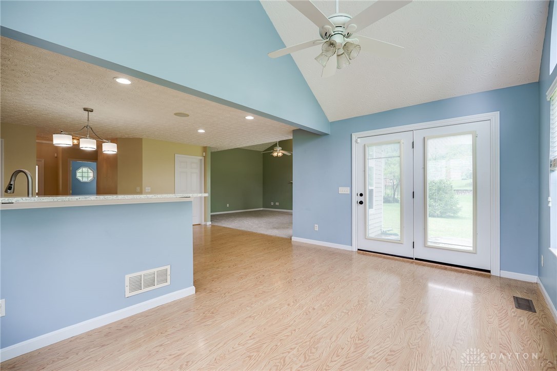 Beavercreek Twp, Ohio 45434, United States, 4 Bedrooms Bedrooms, ,4 BathroomsBathrooms,Residential,Active,175491