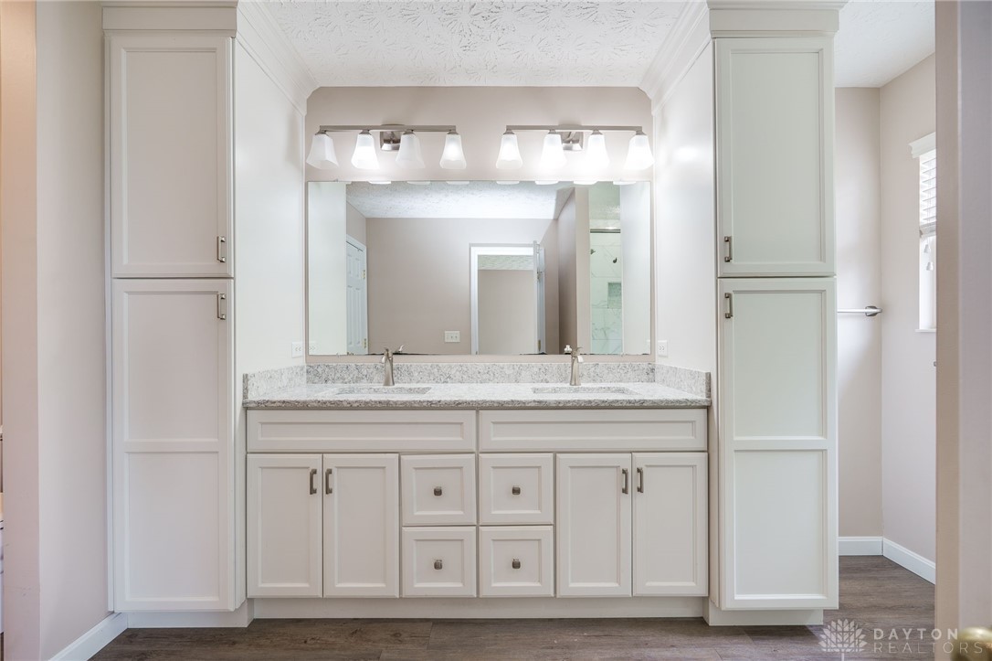 Beavercreek Twp, Ohio 45434, United States, 4 Bedrooms Bedrooms, ,4 BathroomsBathrooms,Residential,Active,175491