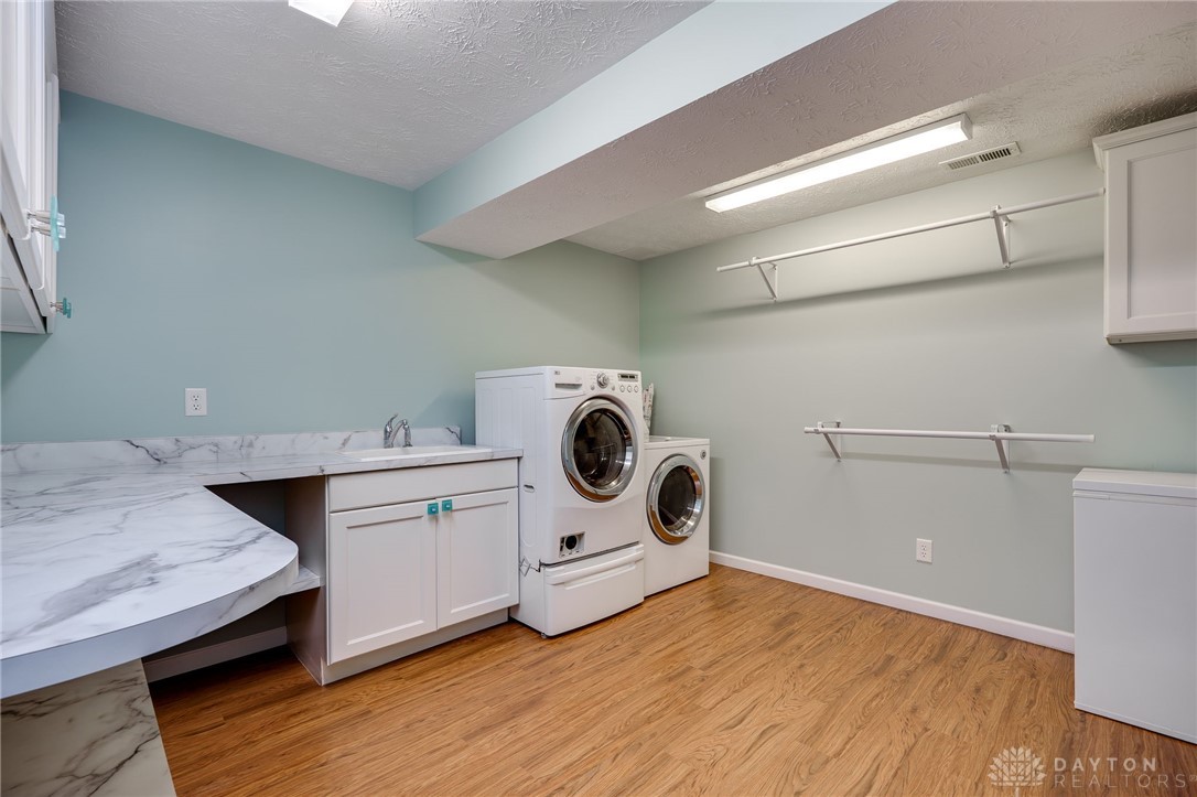 Beavercreek Twp, Ohio 45434, United States, 4 Bedrooms Bedrooms, ,4 BathroomsBathrooms,Residential,Active,175491