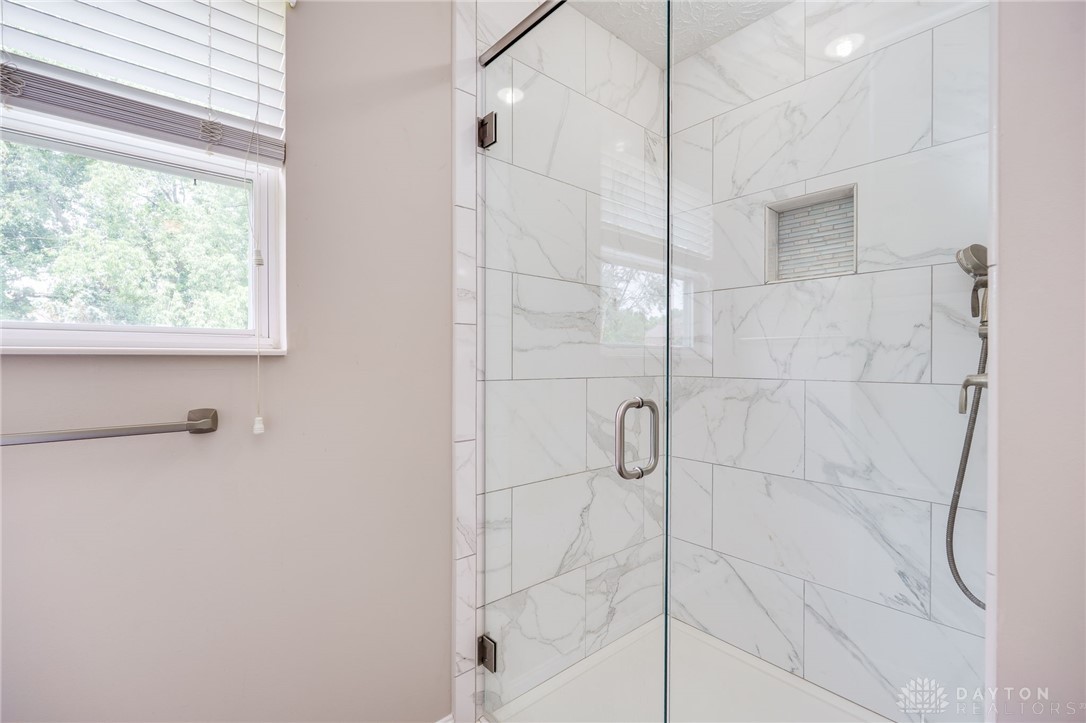 Beavercreek Twp, Ohio 45434, United States, 4 Bedrooms Bedrooms, ,4 BathroomsBathrooms,Residential,Active,175491