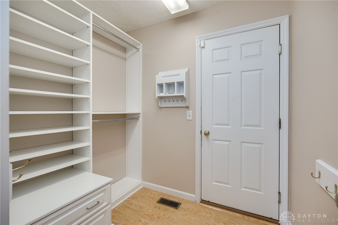 Beavercreek Twp, Ohio 45434, United States, 4 Bedrooms Bedrooms, ,4 BathroomsBathrooms,Residential,Active,175491