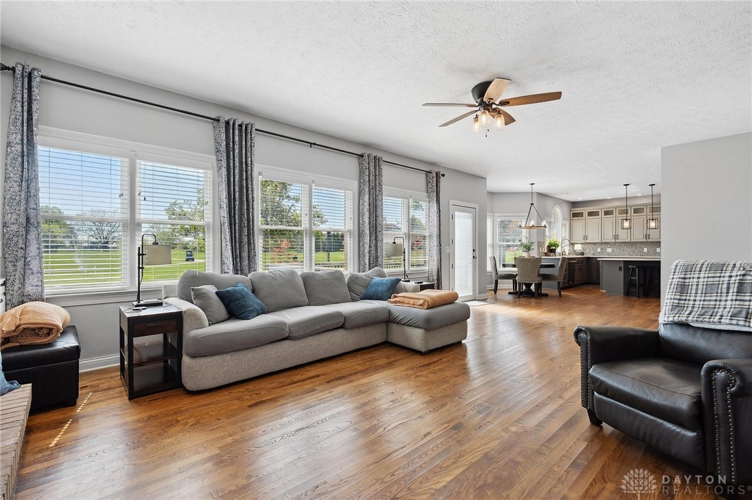 320 Heatherwoode Circle, Springboro, Ohio image 20