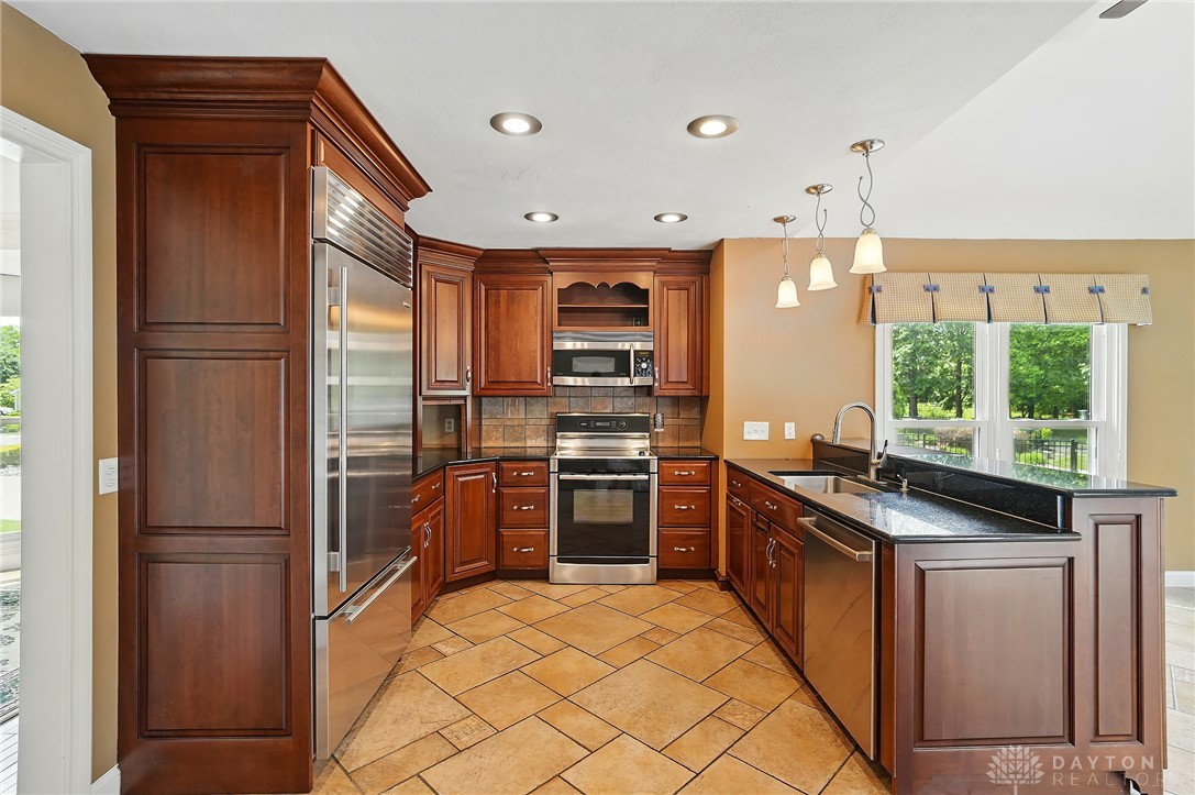 1033 Country Creek Drive, Lebanon, Ohio image 10