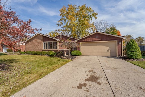 Photo of 841 Sunset Drive, Englewood, OH 45322 (MLS # 972044)