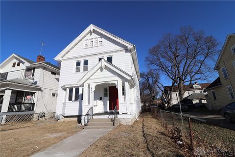 Photo of 915 Superior Avenue, Dayton, OH 45402 (MLS # 950981)