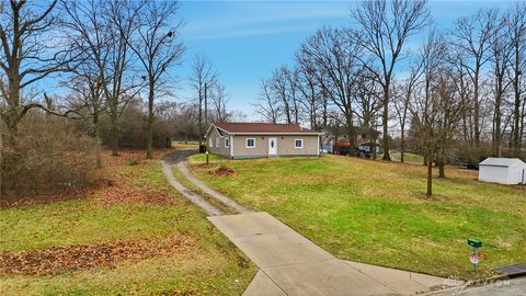 Photo of 5353 Little Richmond Road, Dayton, OH 45426 (MLS # 950915)