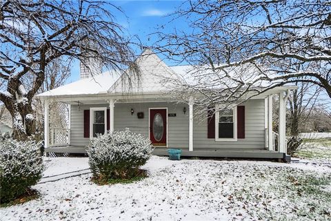 Photo of 1970 Greenbrier Road, Lebanon, OH 45036 (MLS # 950280)
