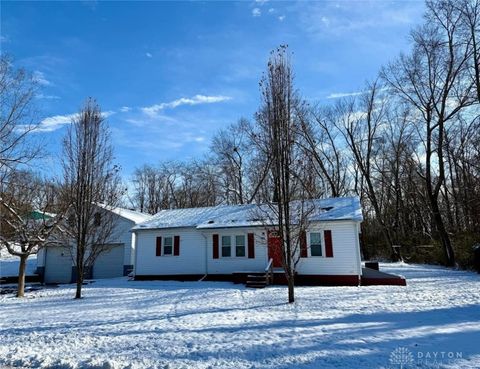 Photo of 4422 Riviera Drive, Middletown, OH 45042 (MLS # 948897)